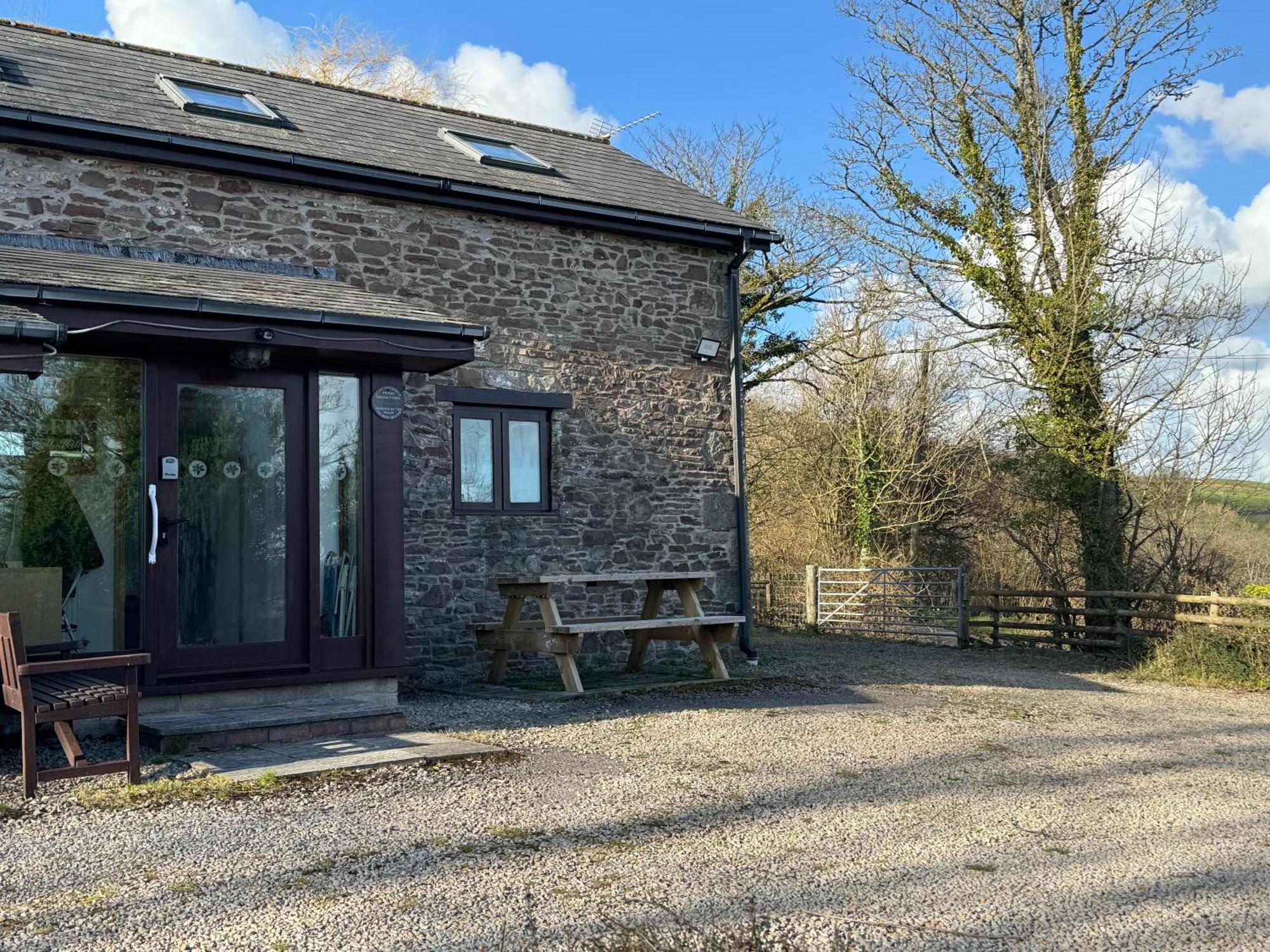 Upper Grippath Farm Holiday Cottages Newport  Exterior foto